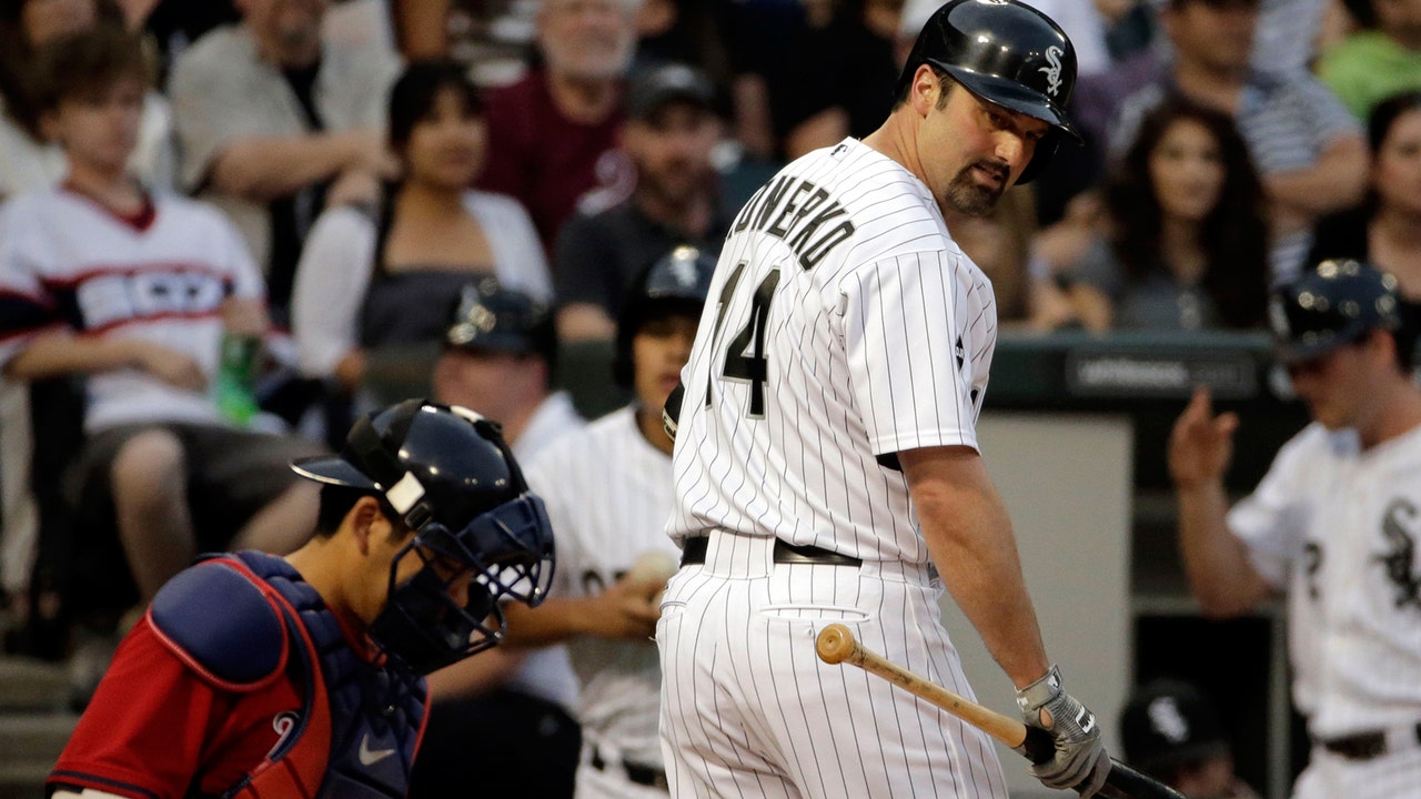White Sox outslug Twins, 10-8